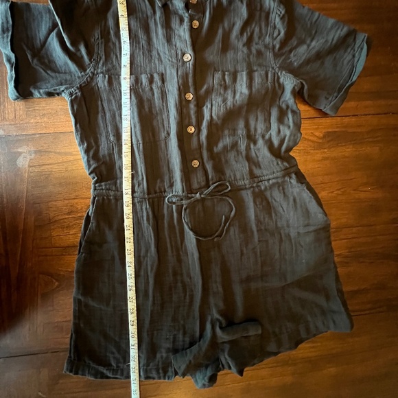 NWT Old Navy Crinkle Gauze Black Romper Waist Defined, Size Medium Tall - Picture 9 of 12
